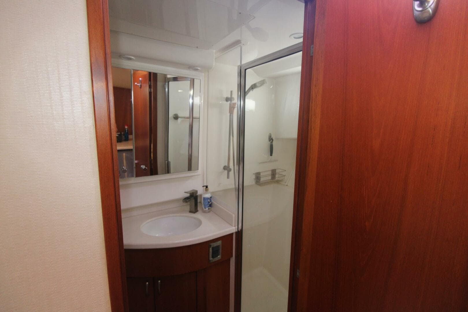 2013 Cabo 40 Hardtop Express — photo 35