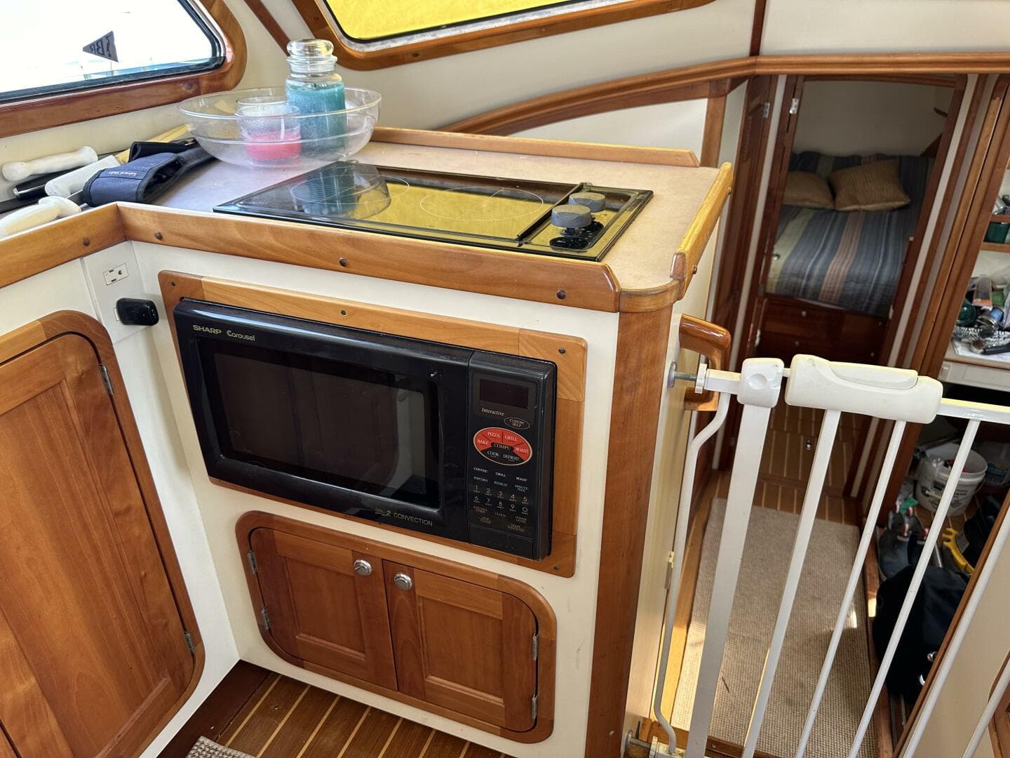 2005 Legacy 42 Express Cruiser — photo 10