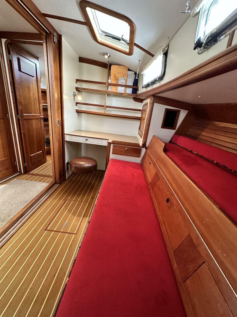 2005 Legacy 42 Express Cruiser — photo 15