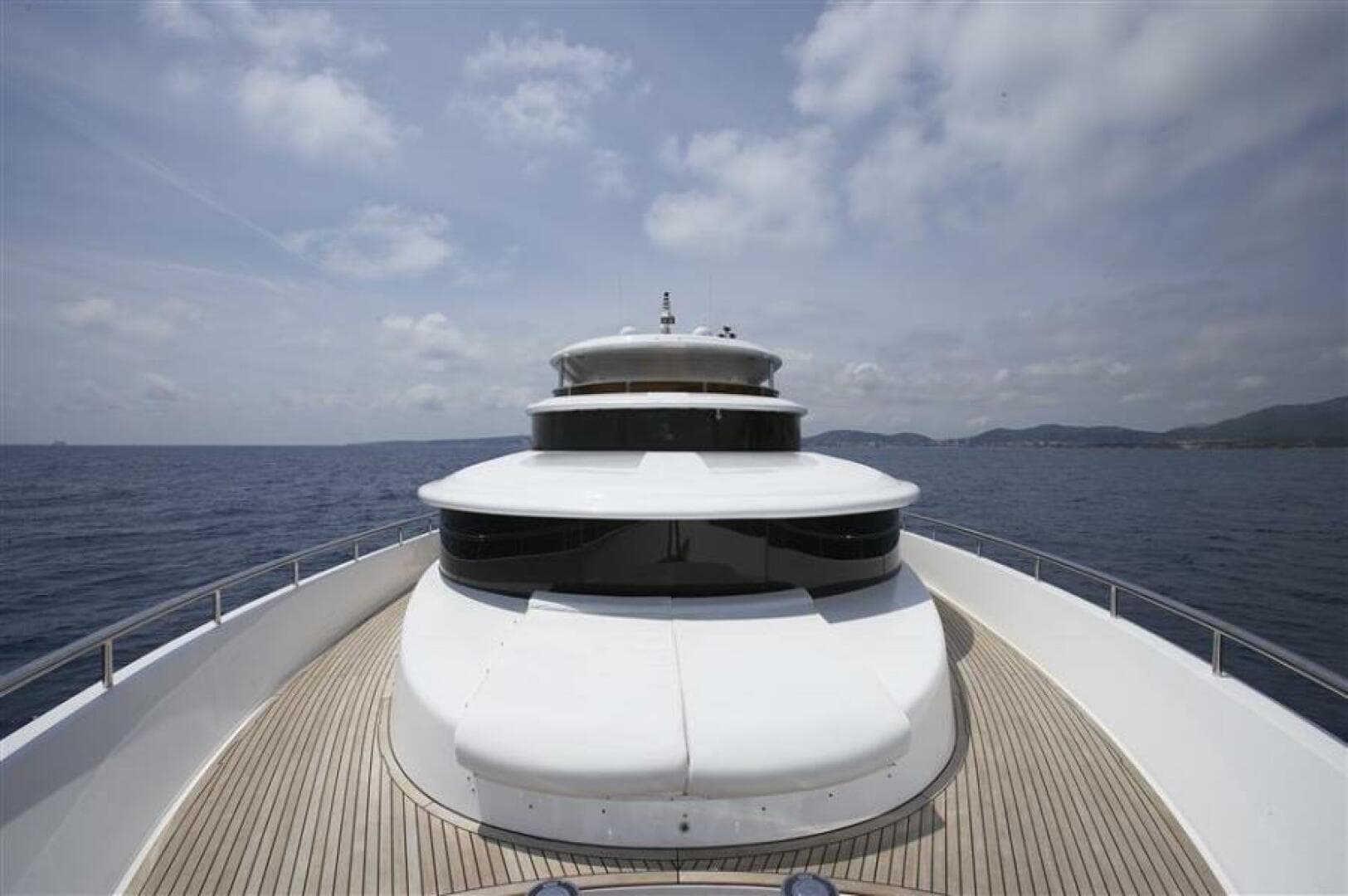 2027 Johnson 110 Flybridge W/on-Deck Master — photo 17