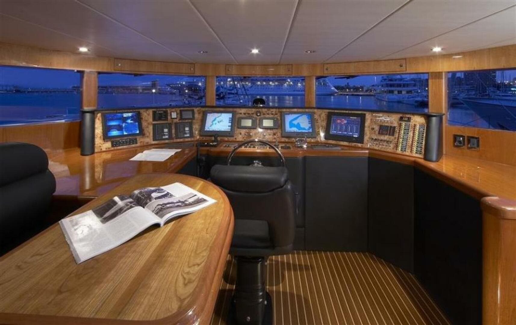 2027 Johnson 110 Flybridge W/on-Deck Master — photo 6