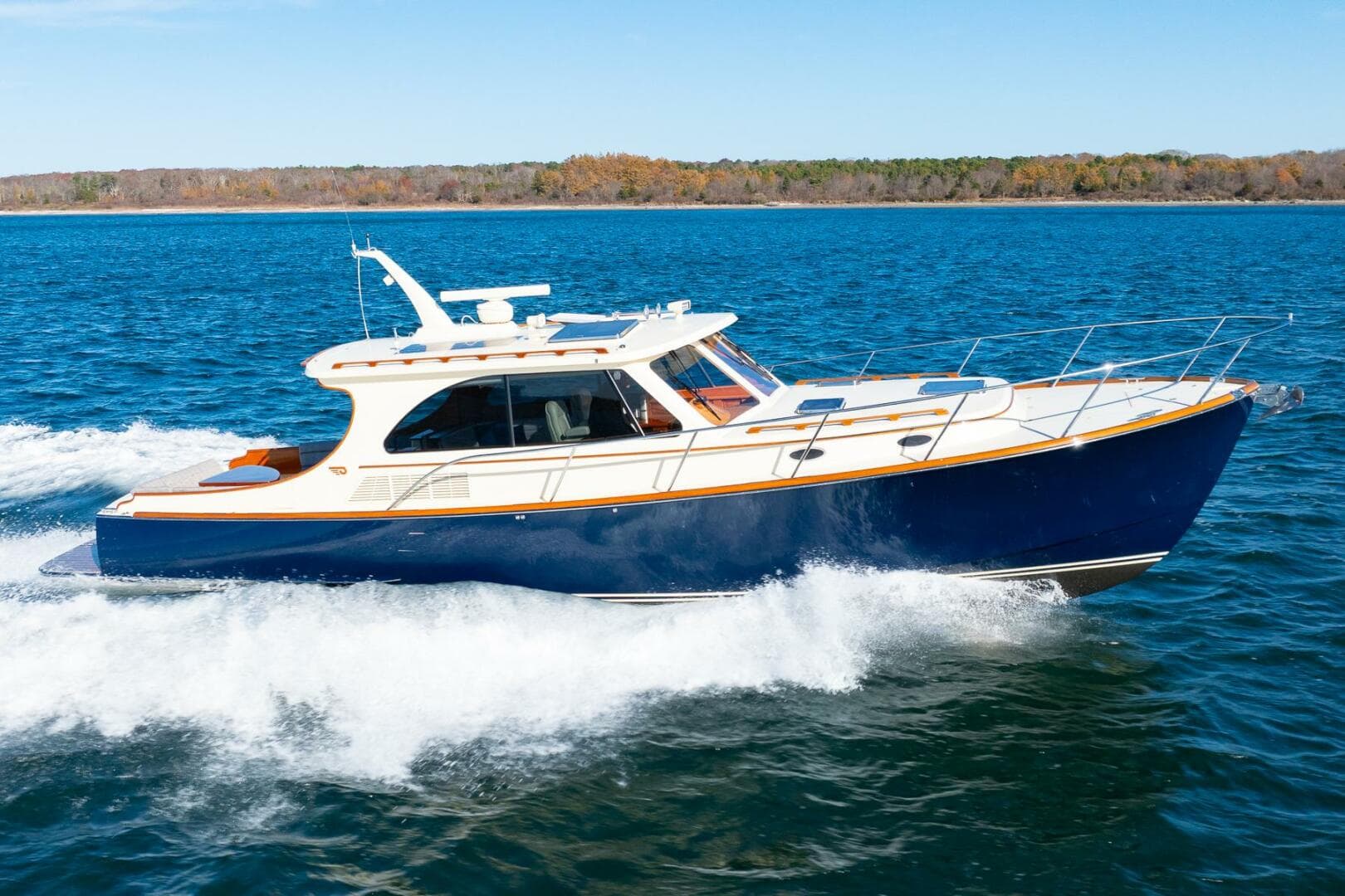 2017 Hinckley Talaria 43 — photo 36