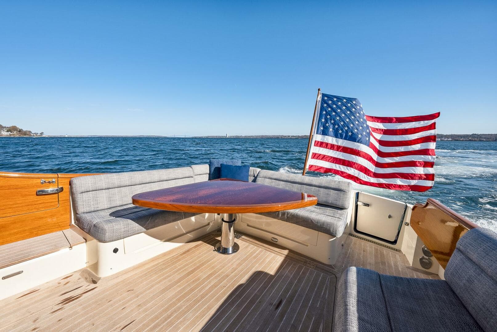 2017 Hinckley Talaria 43 — photo 11