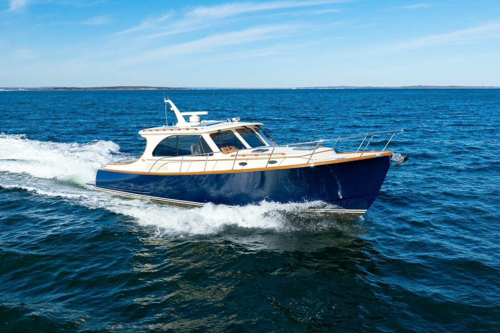 2017 Hinckley Talaria 43 — photo 5