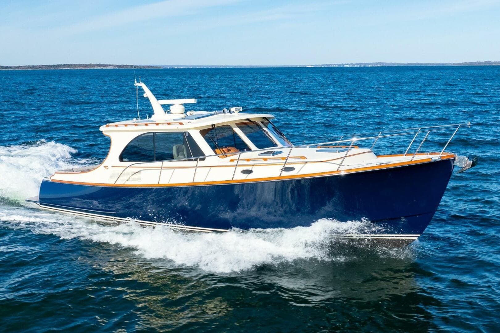 2017 Hinckley Talaria 43 — photo 4