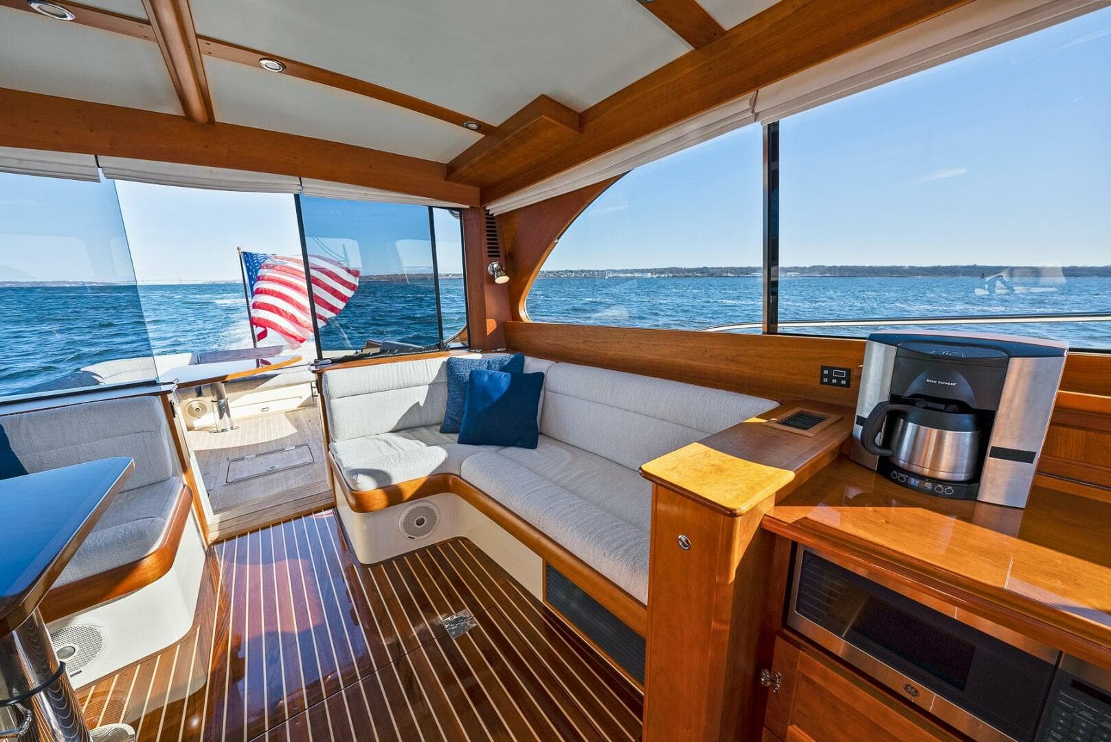 2017 Hinckley Talaria 43 — photo 24