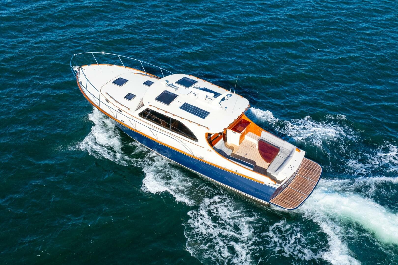 2017 Hinckley Talaria 43 — photo 34