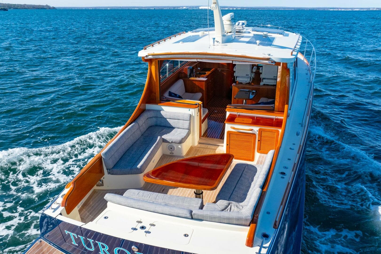 2017 Hinckley Talaria 43 — photo 7