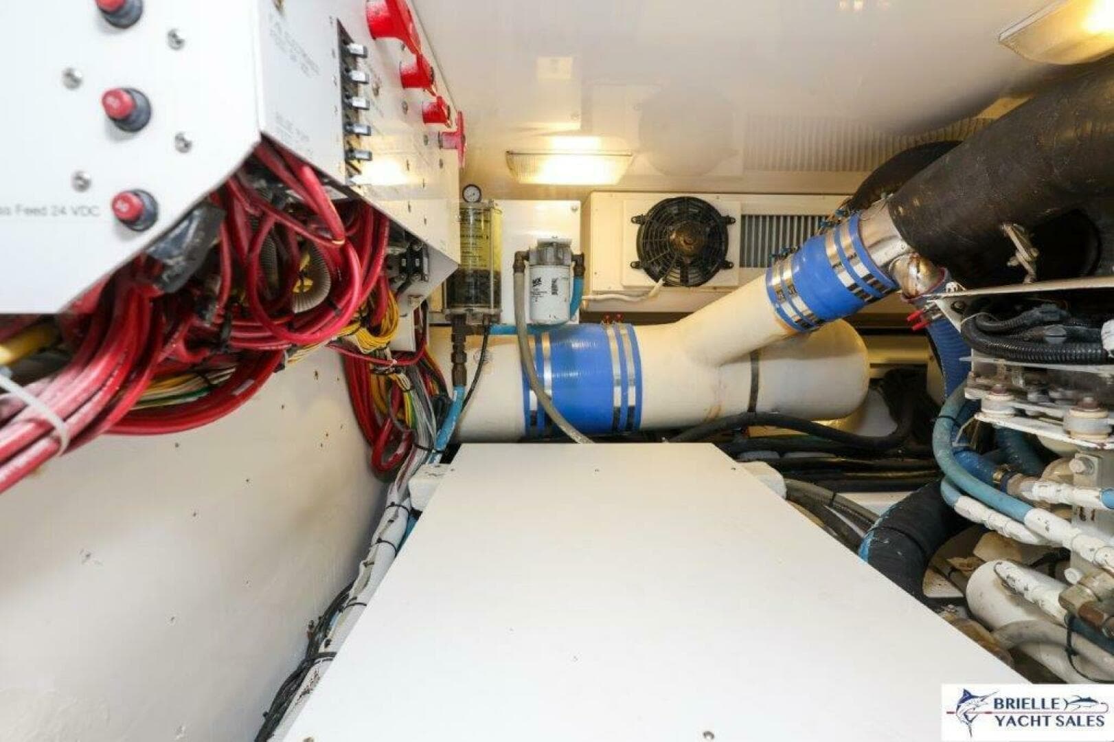 2005 Viking 45 Convertible — photo 9