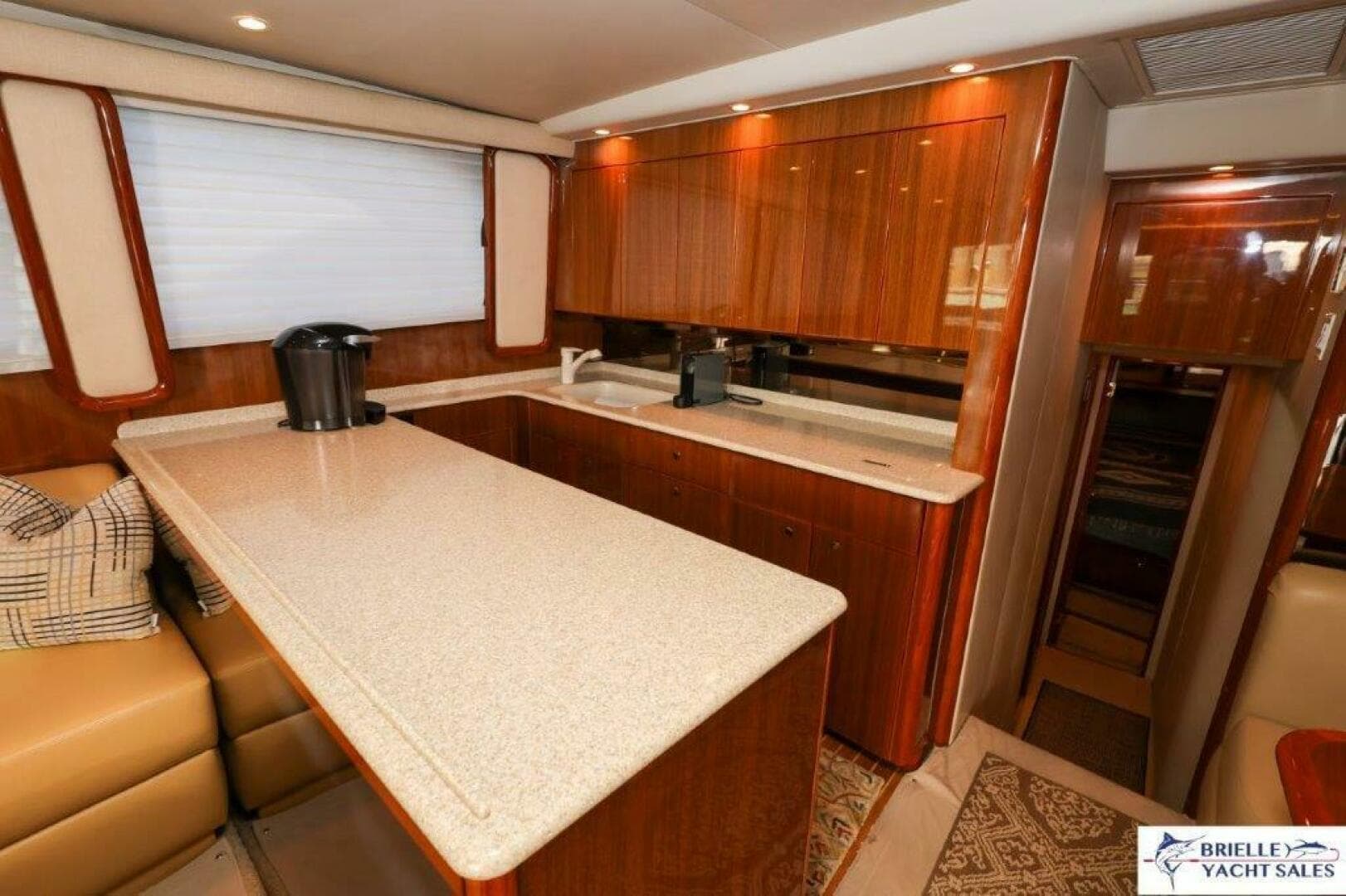 2005 Viking 45 Convertible — photo 16