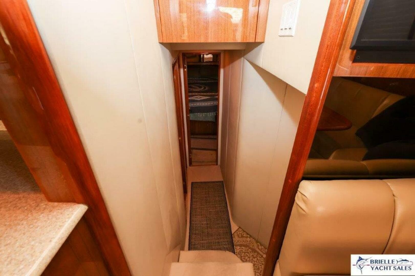 2005 Viking 45 Convertible — photo 17