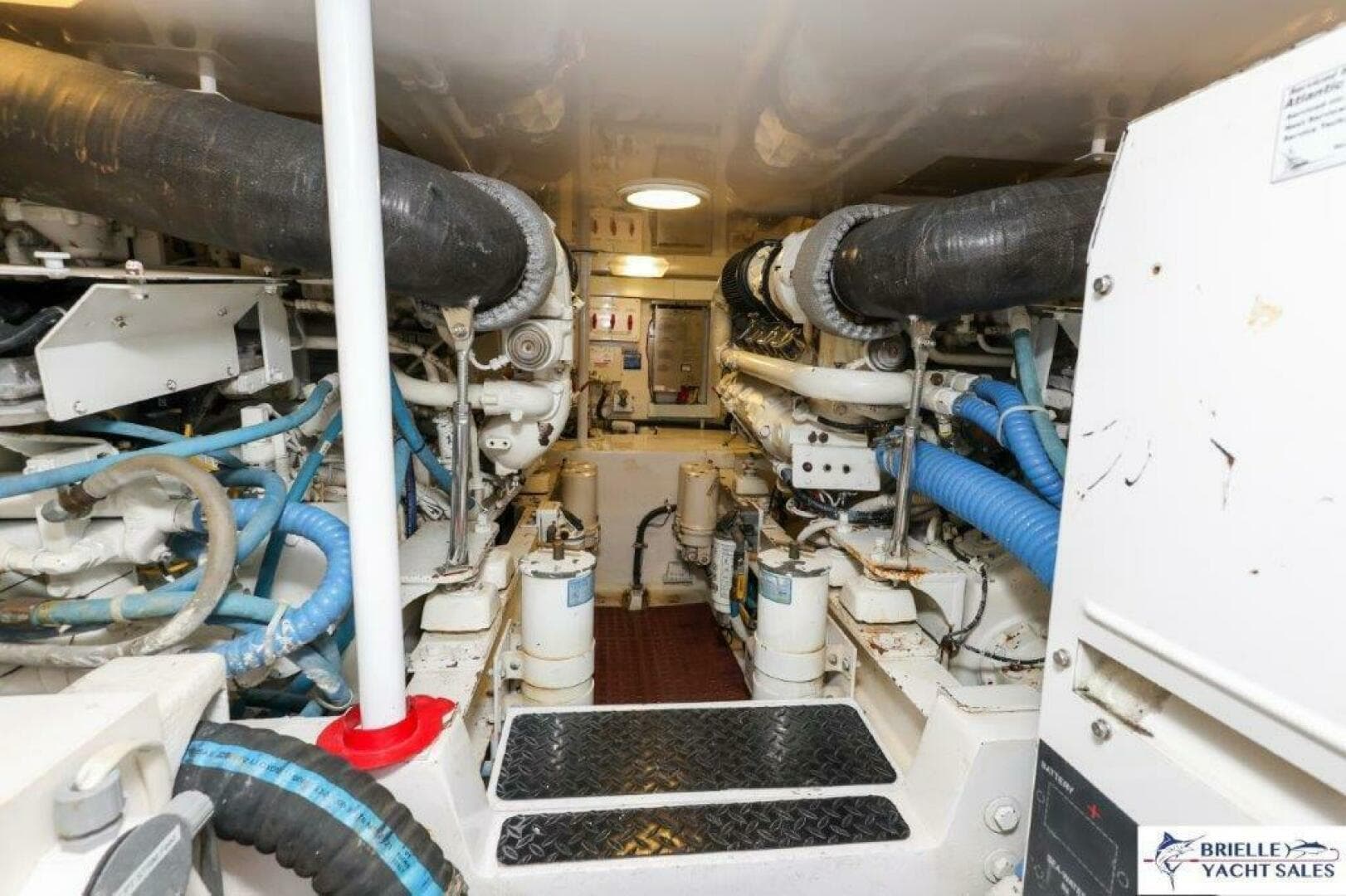 2005 Viking 45 Convertible — photo 10