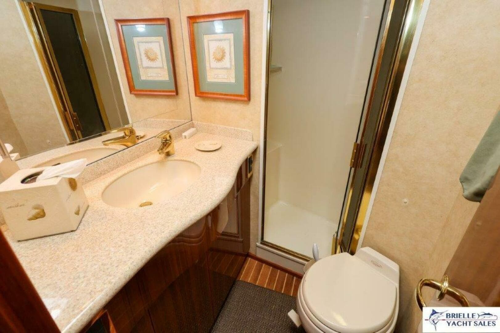 2005 Viking 45 Convertible — photo 20