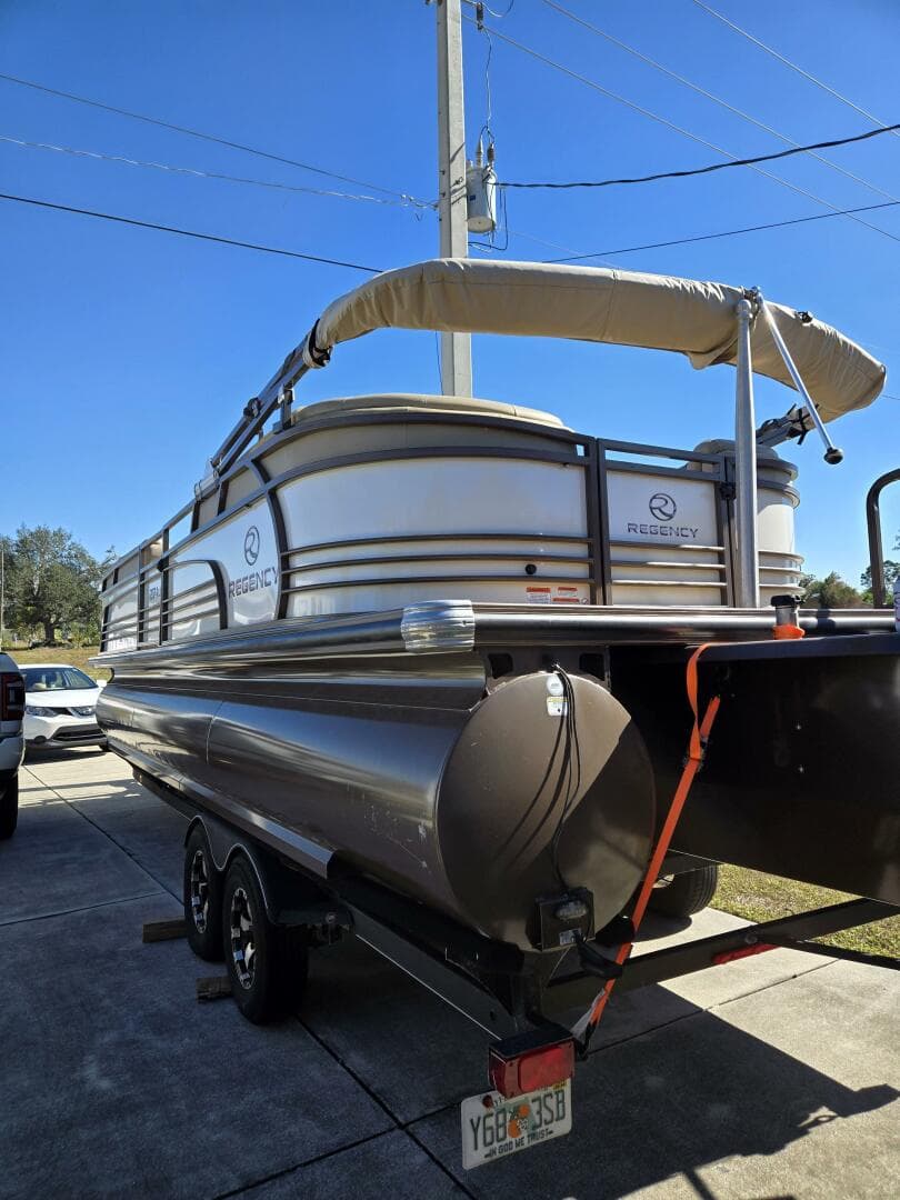 2017 Regency — photo 2