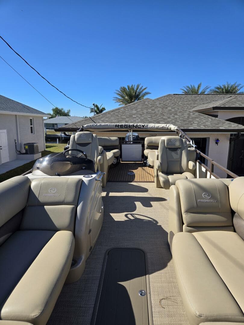 2017 Regency — photo 11