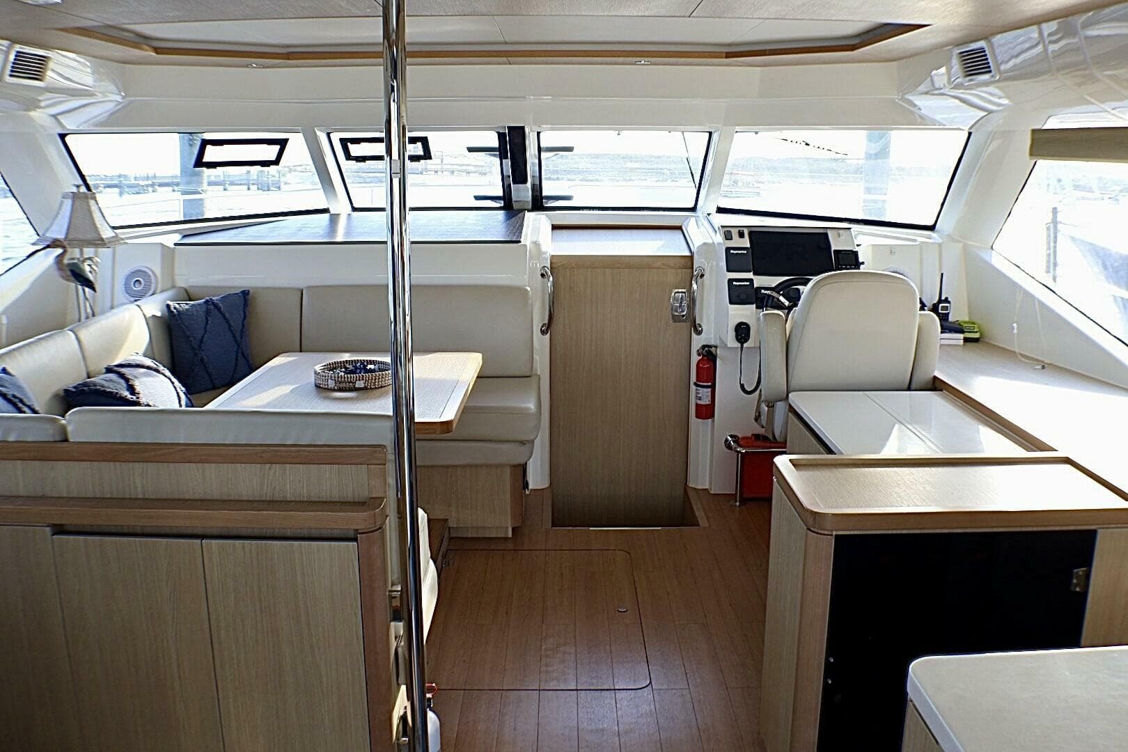 2018 Aquila 44 Yacht — photo 5