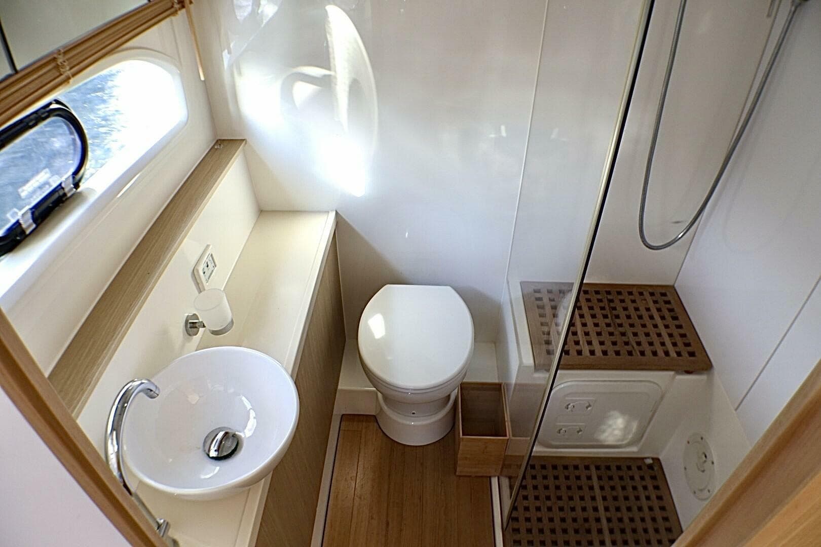 2018 Aquila 44 Yacht — photo 29