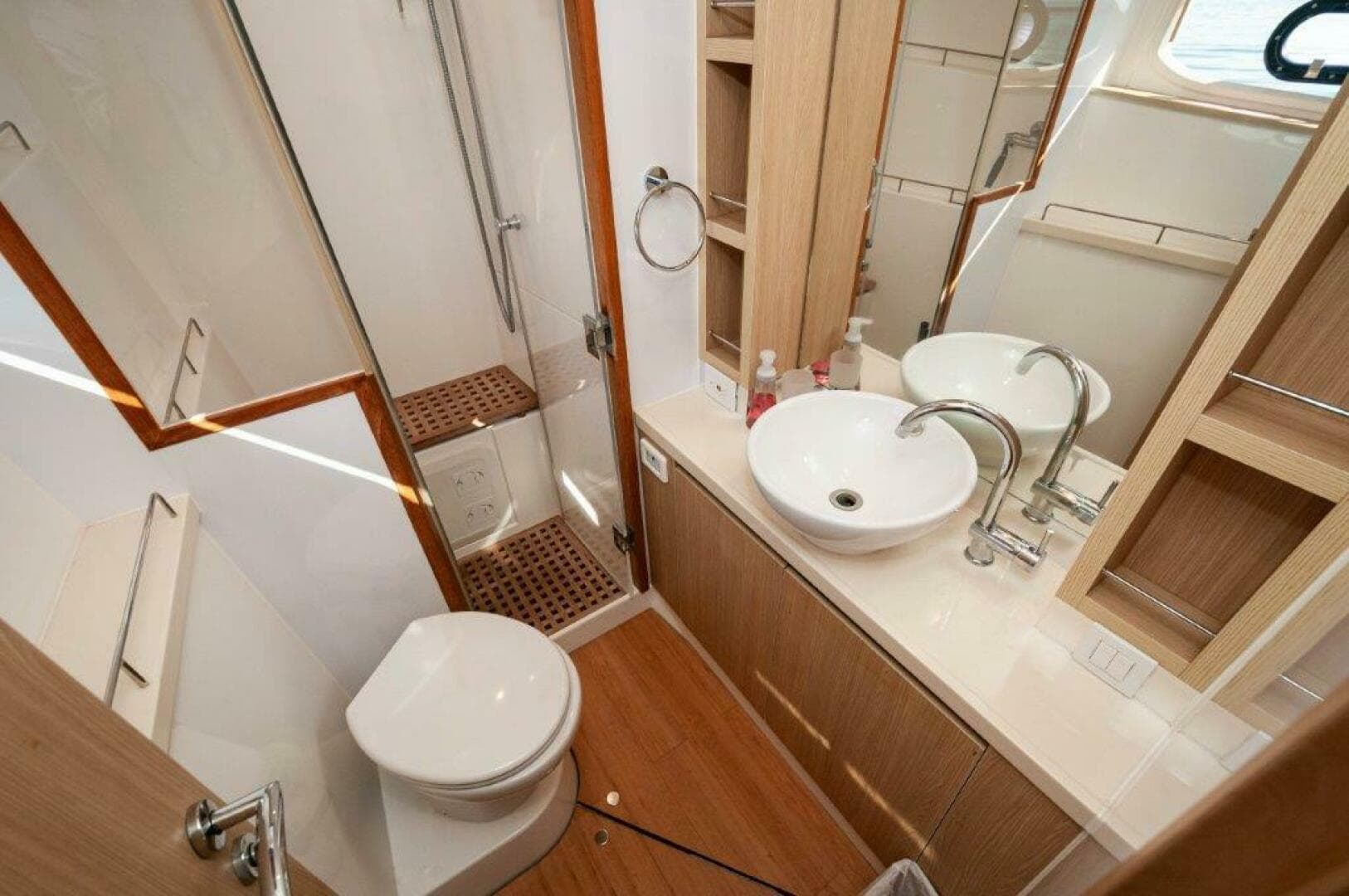 2018 Aquila 44 Yacht — photo 21