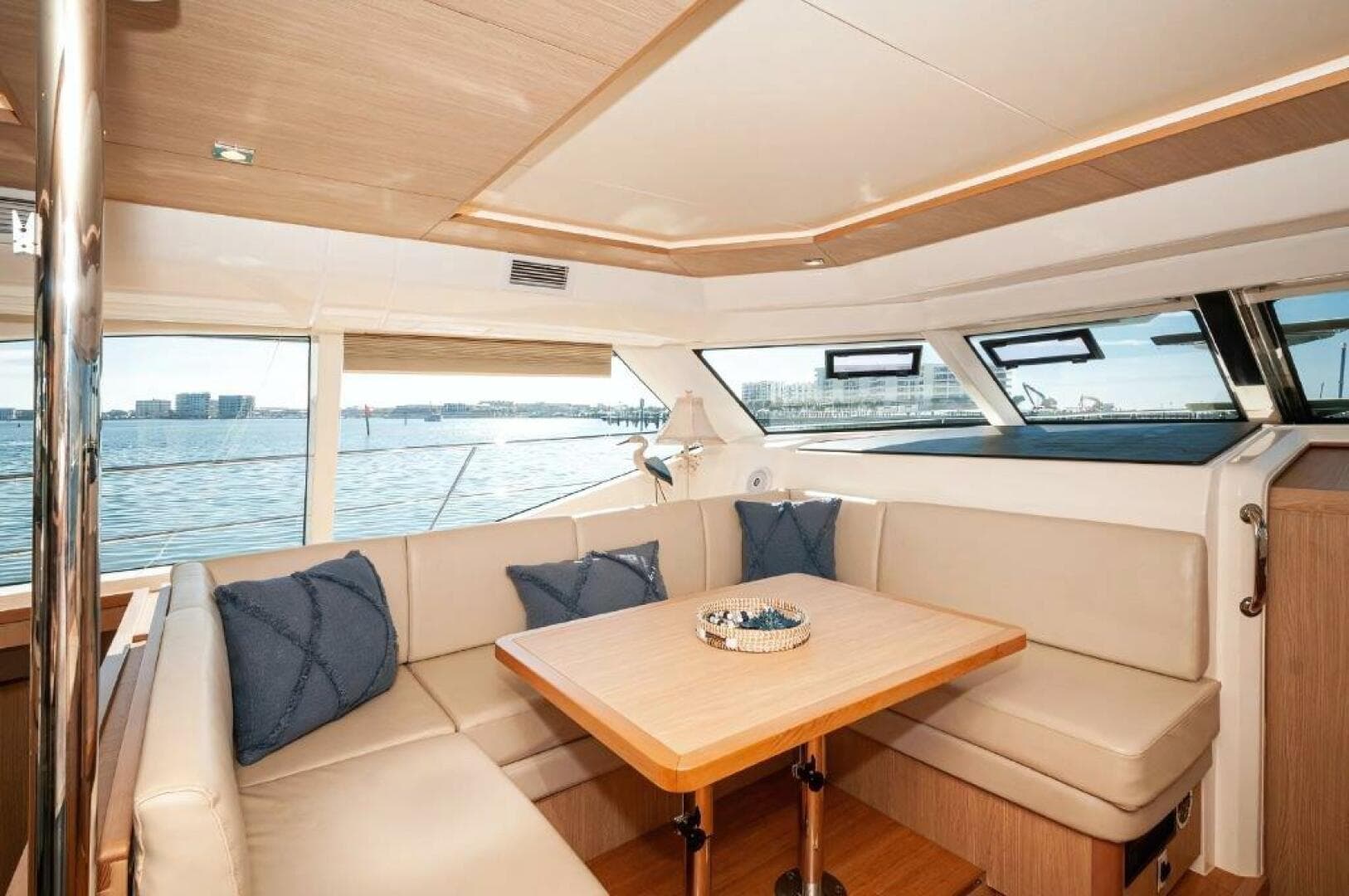 2018 Aquila 44 Yacht — photo 15