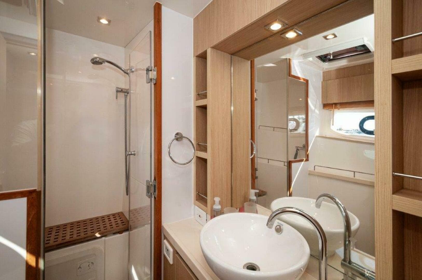 2018 Aquila 44 Yacht — photo 22