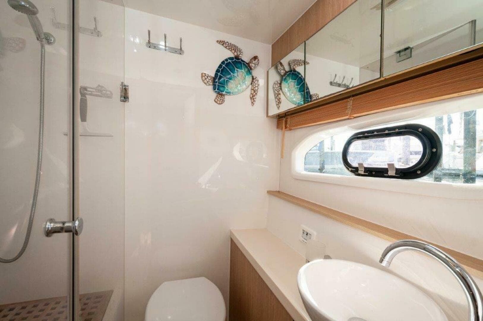 2018 Aquila 44 Yacht — photo 26