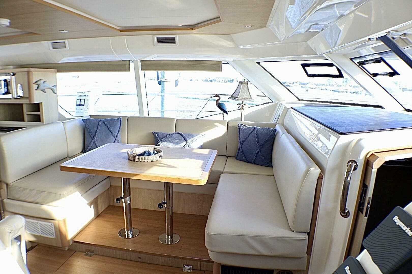 2018 Aquila 44 Yacht — photo 12