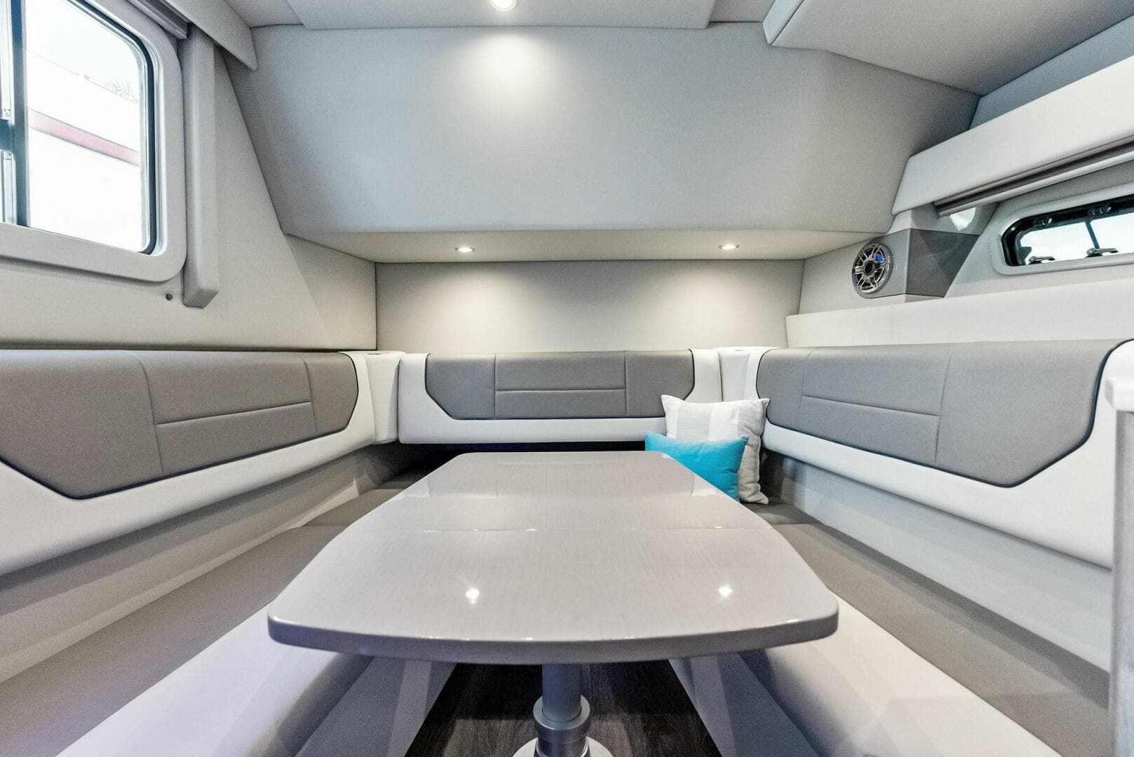 2022 Formula 430 Super Sport Crossover — photo 25