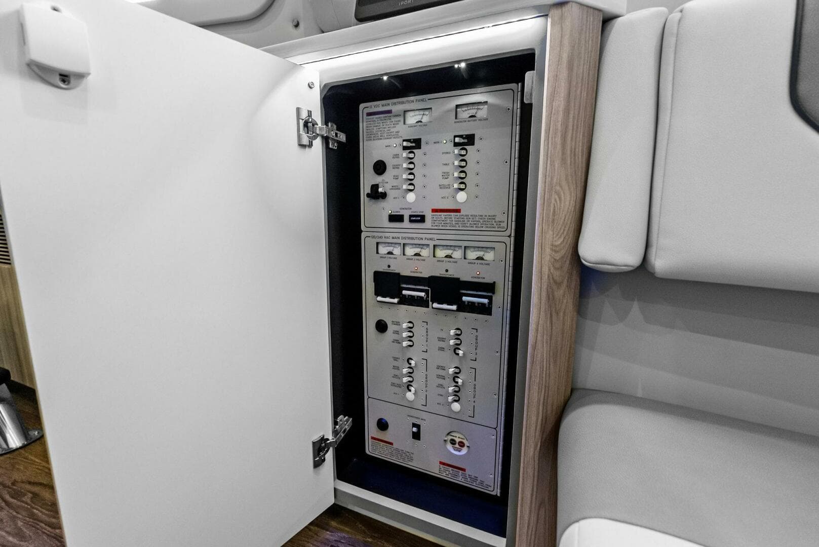 2022 Formula 430 Super Sport Crossover — photo 29