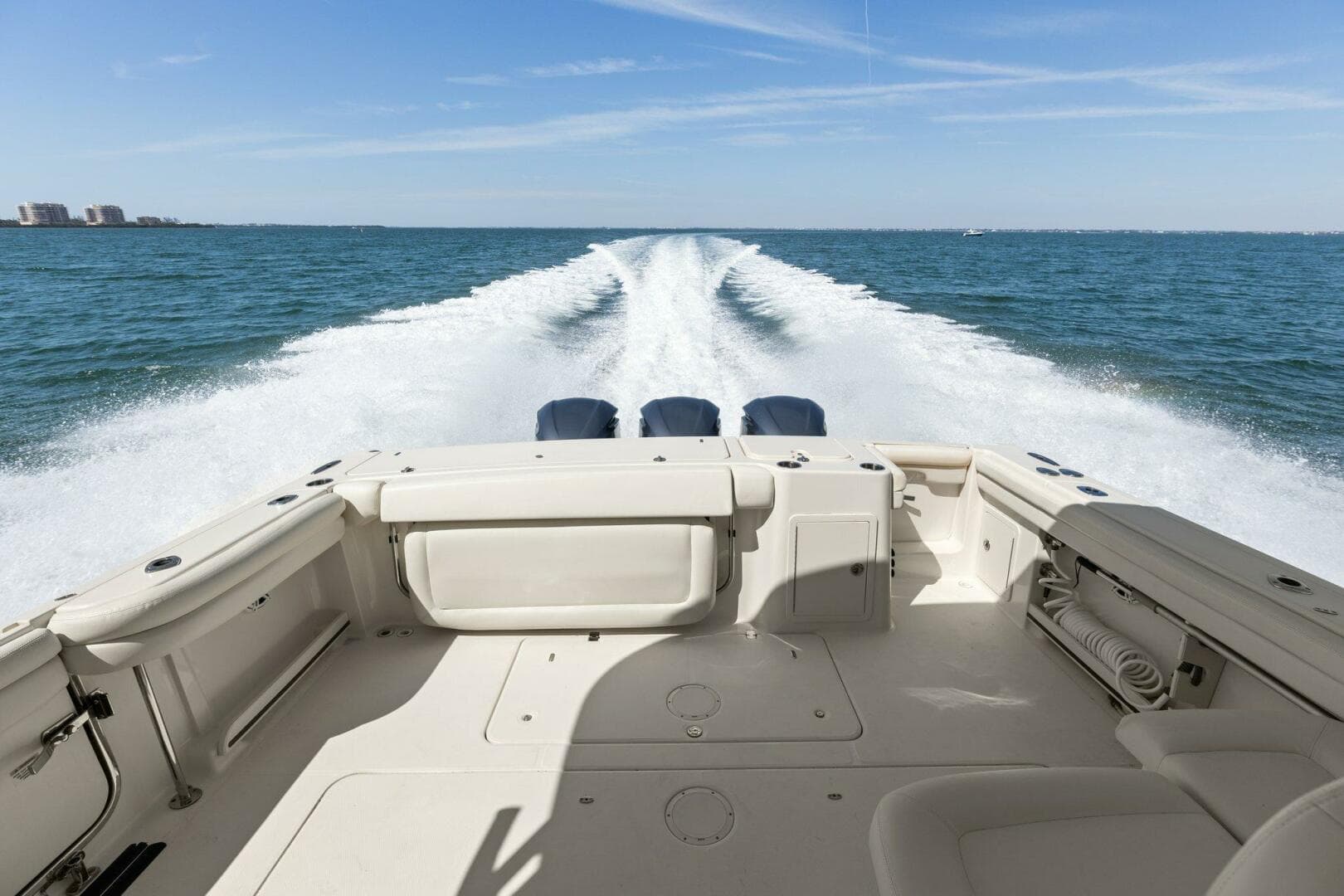 2016 Grady-White Freedom 375 — photo 7