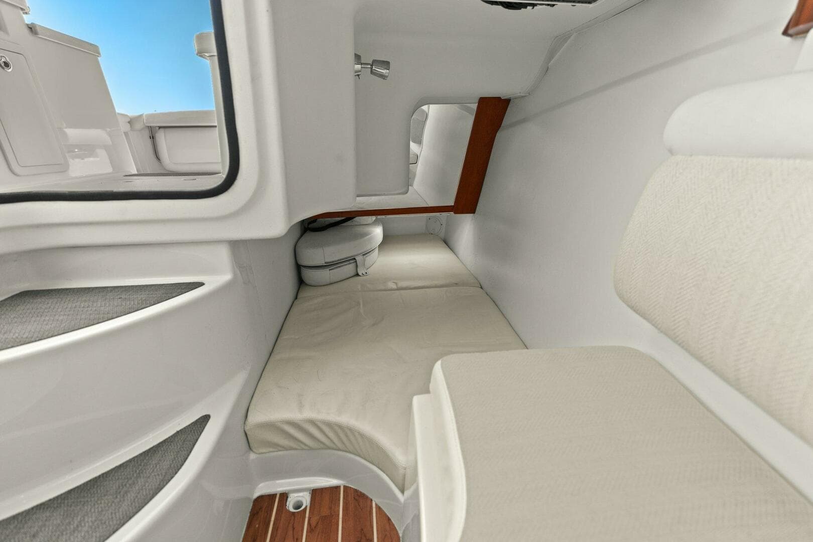 2016 Grady-White Freedom 375 — photo 44