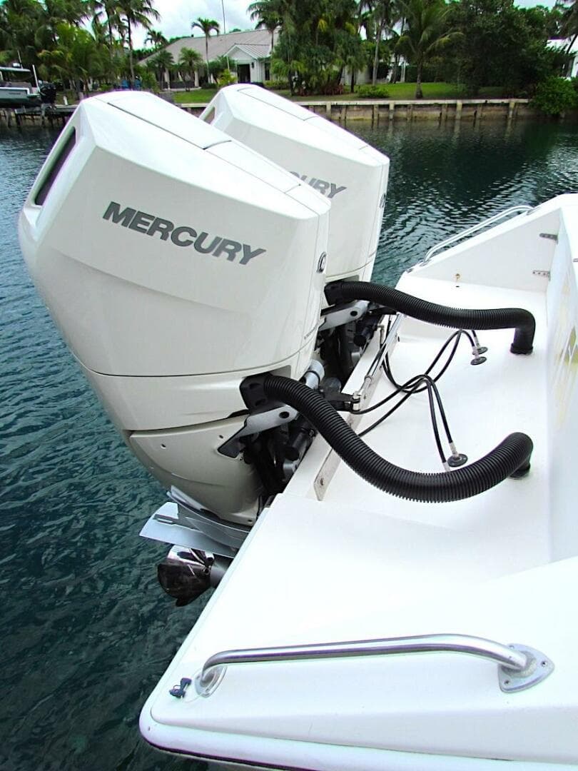 2005 Venture 34 — photo 3