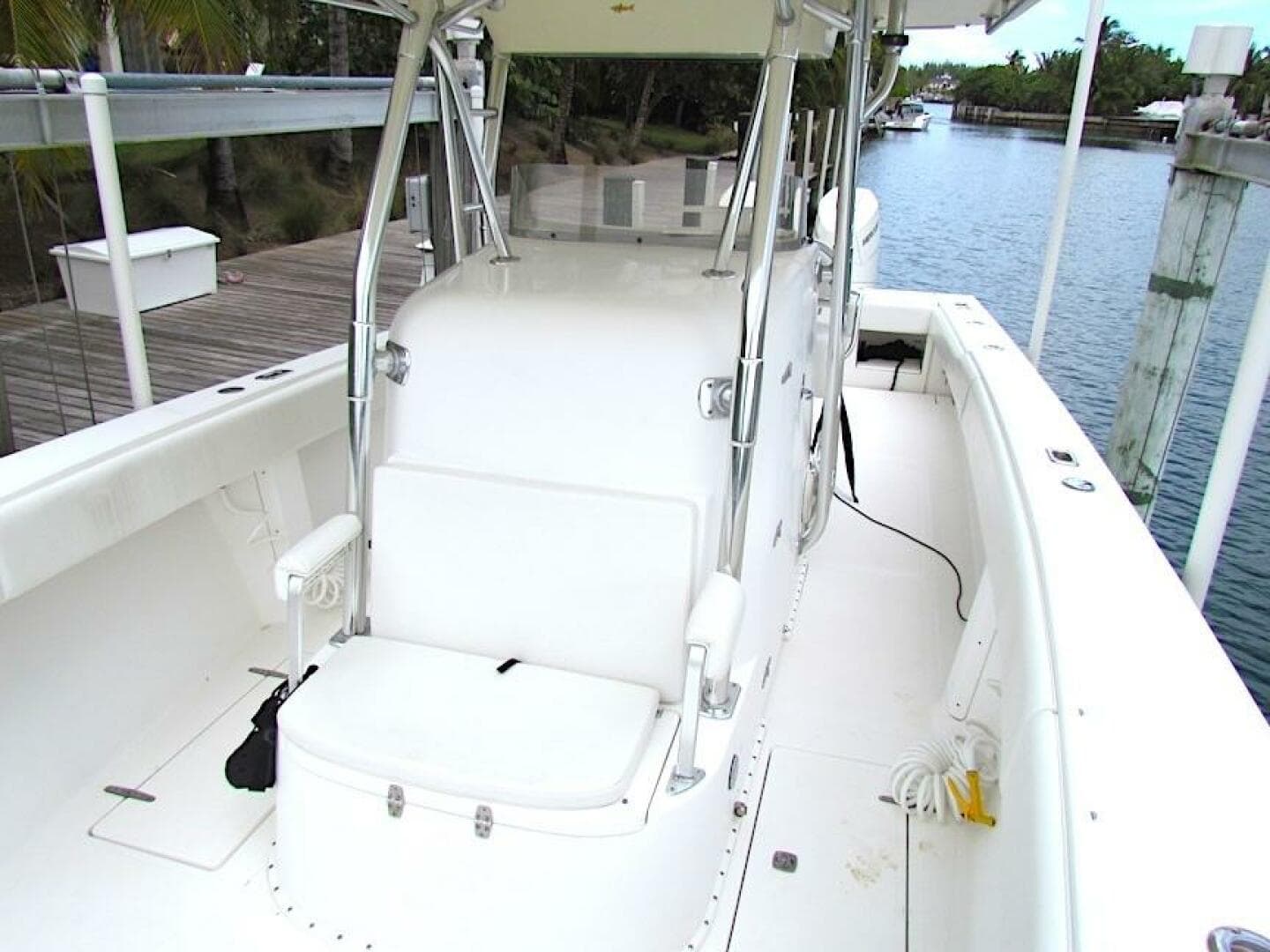 2005 Venture 34 — photo 10