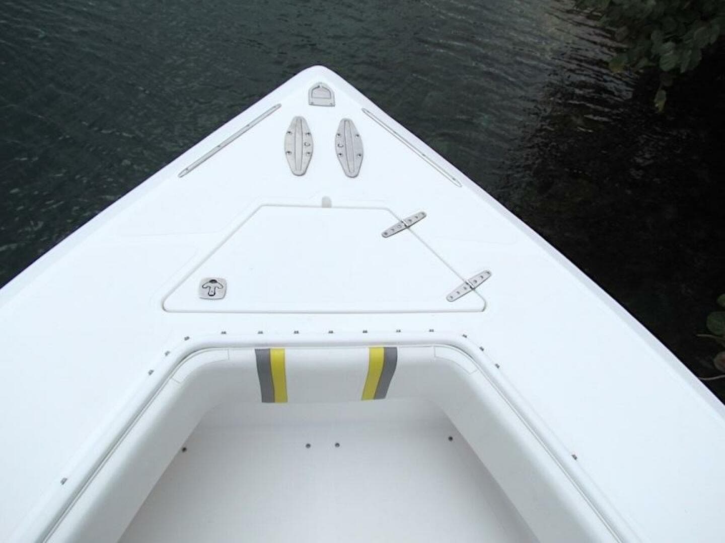 2005 Venture 34 — photo 8