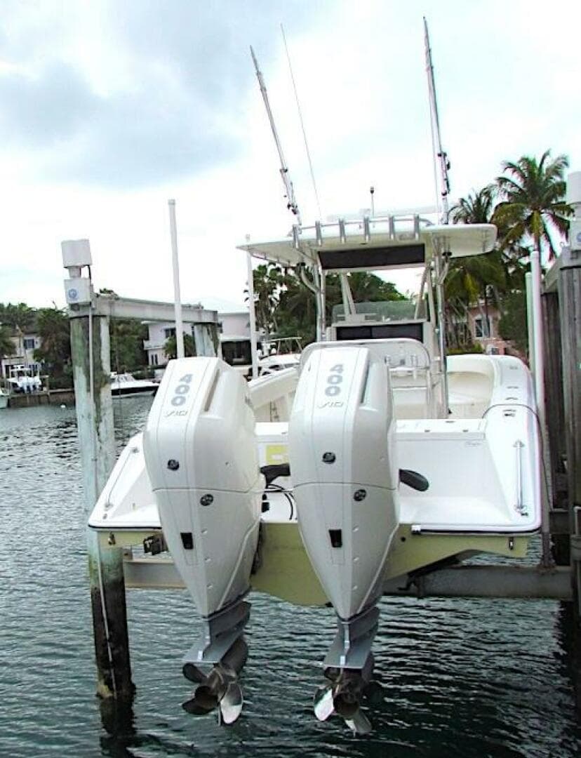 2005 Venture 34 — photo 15