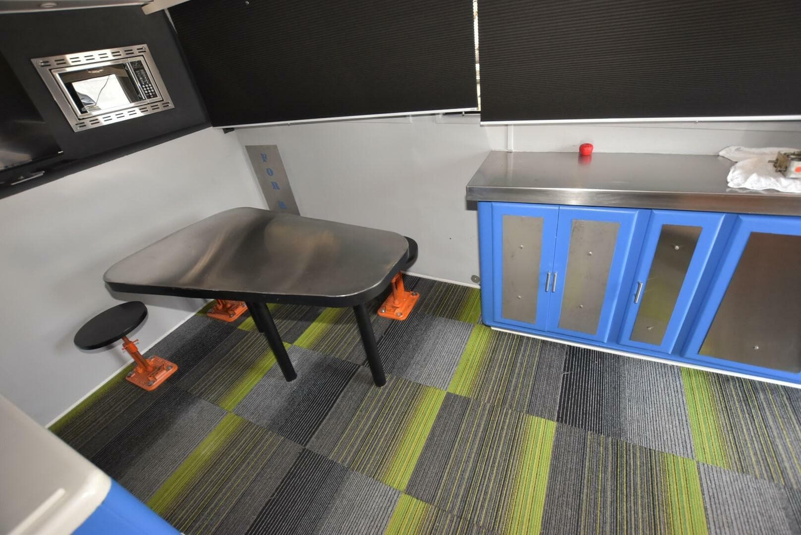 1997 Viking 50 Convertiblle — photo 13