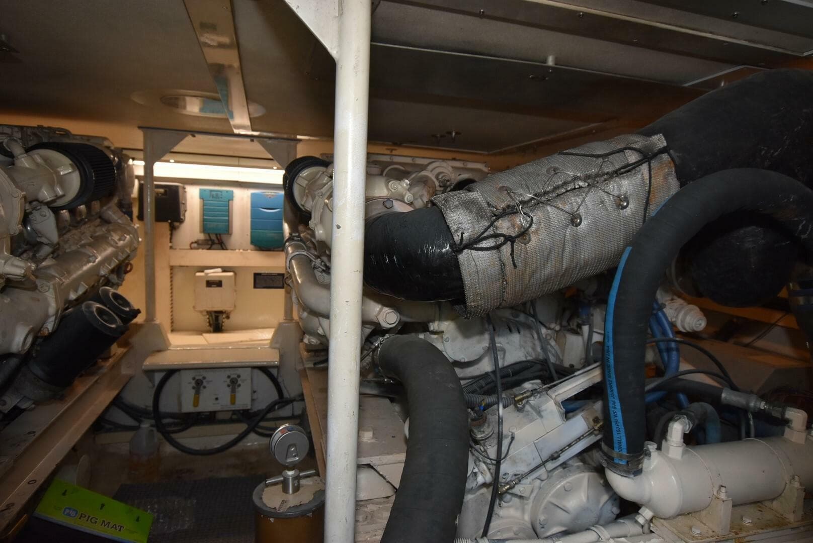 1997 Viking 50 Convertiblle — photo 30