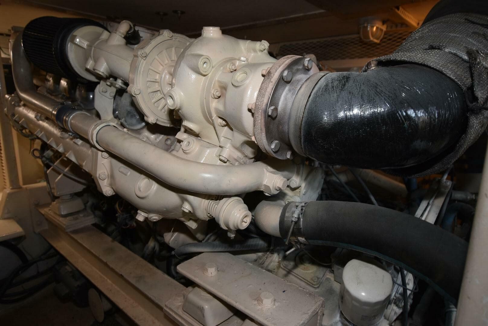 1997 Viking 50 Convertiblle — photo 33