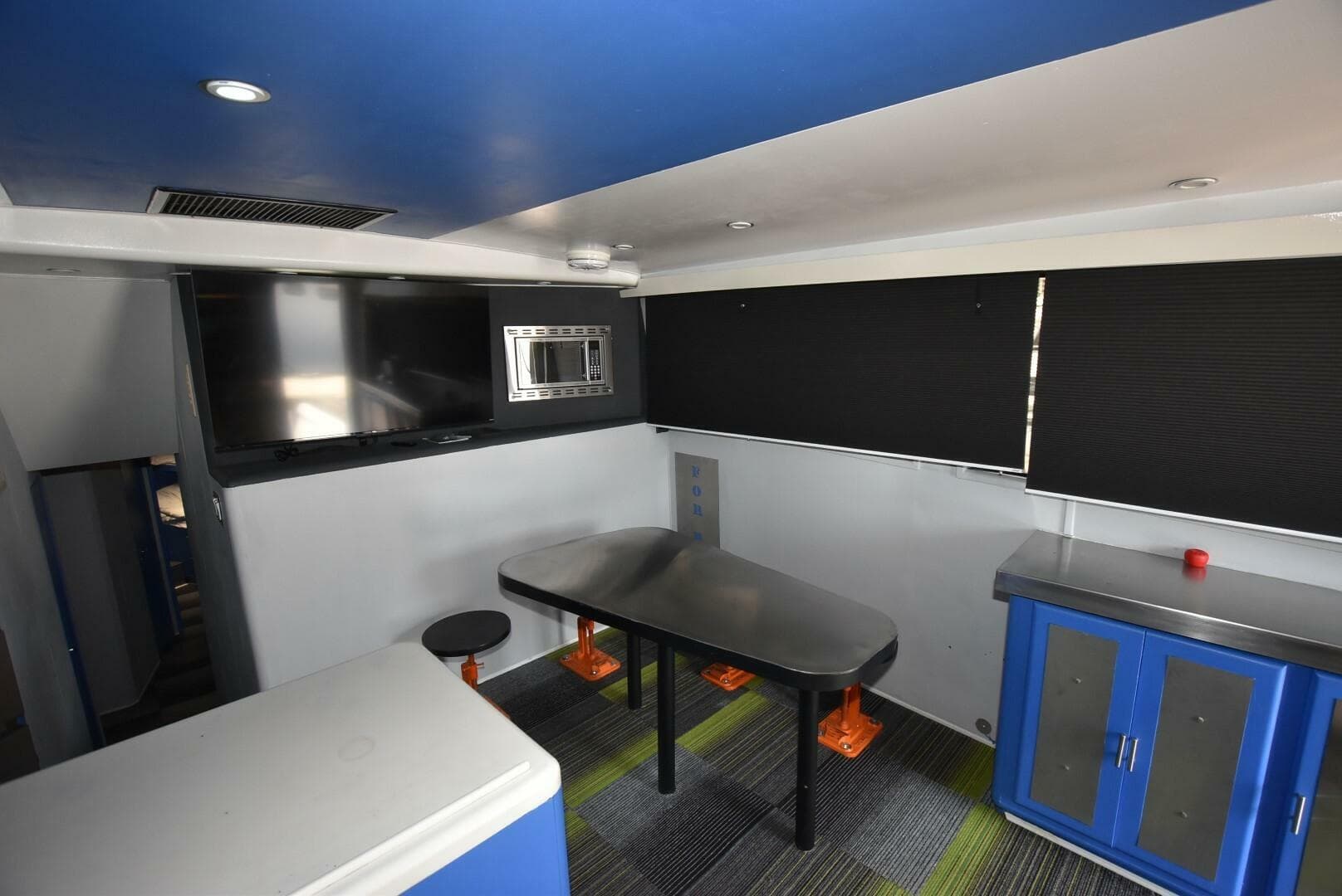 1997 Viking 50 Convertiblle — photo 12