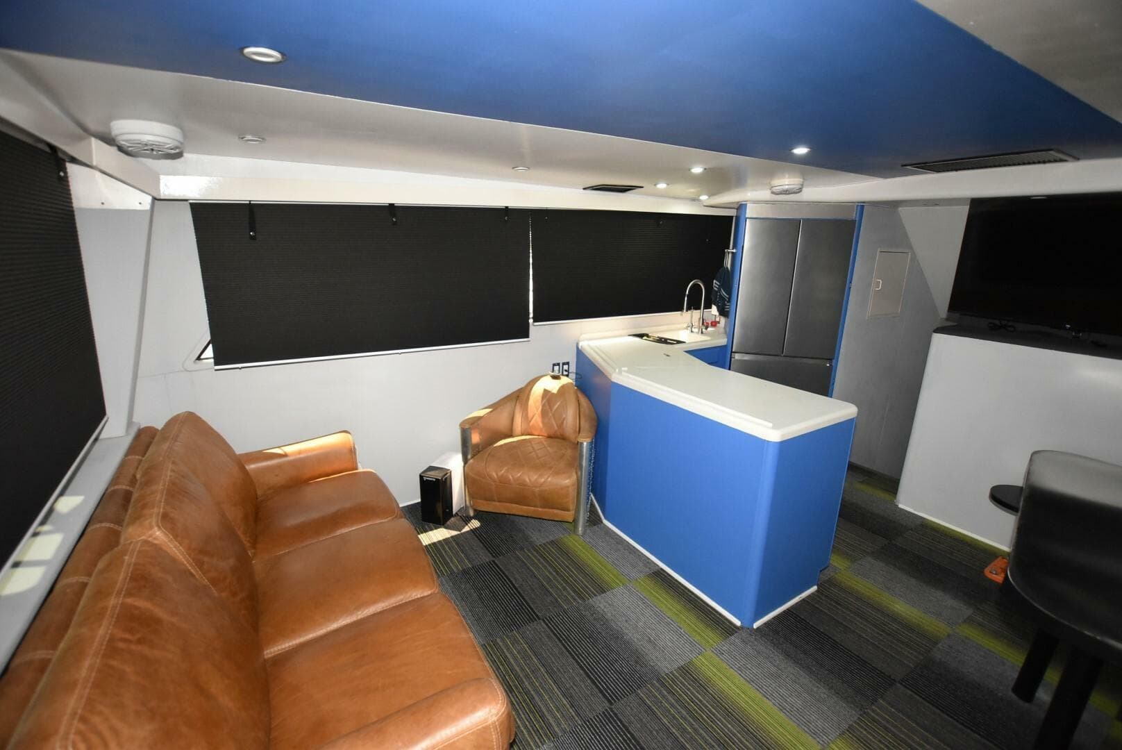 1997 Viking 50 Convertiblle — photo 14