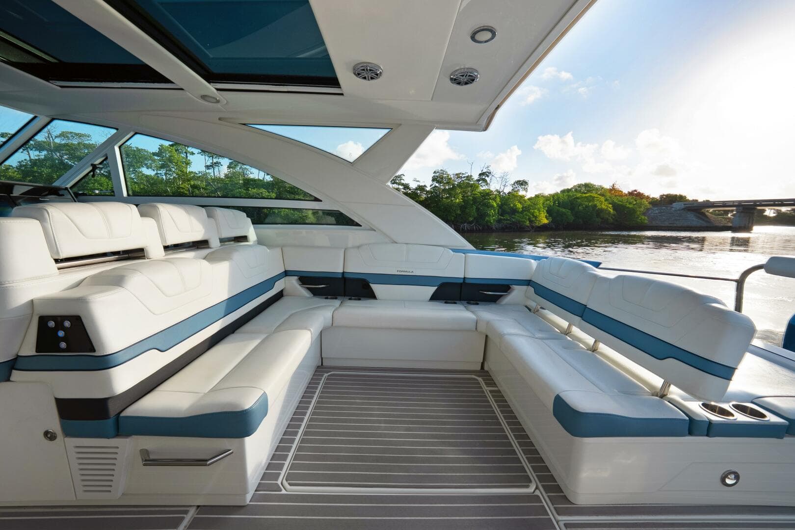 2018 Formula 430 Super Sport Crossover — photo 9