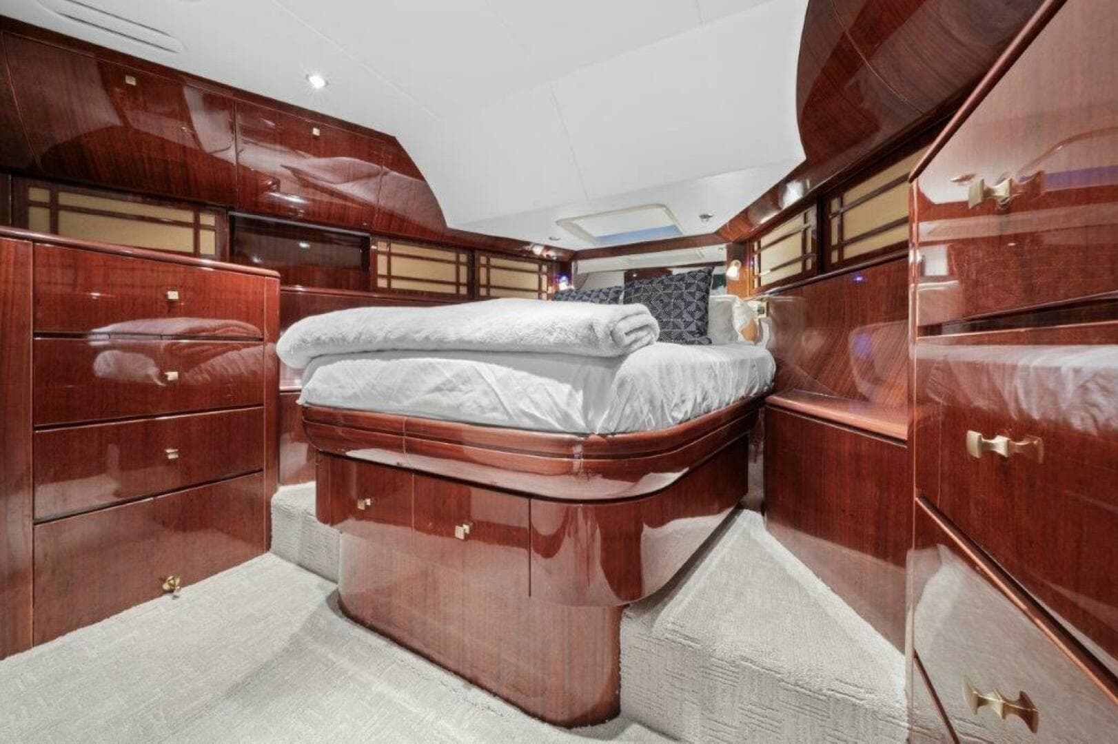 2006 Cheoy Lee Motoryacht — photo 14