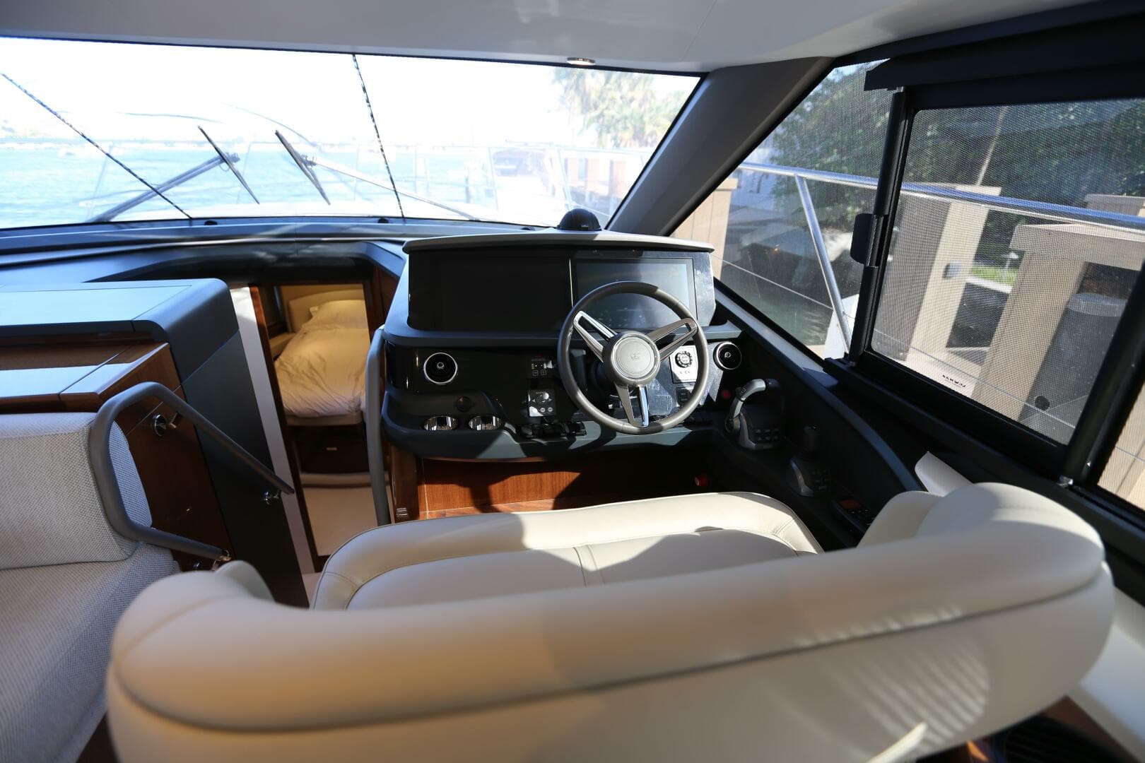 2024 Princess F45 — photo 24