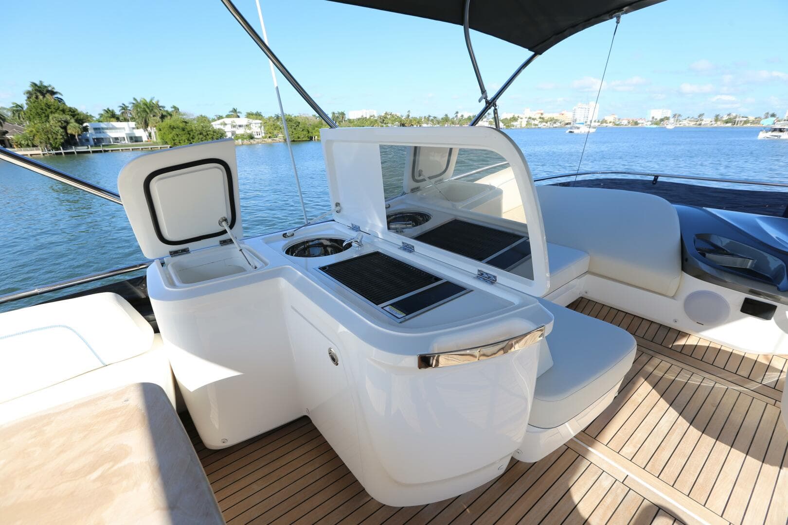 2024 Princess F45 — photo 17