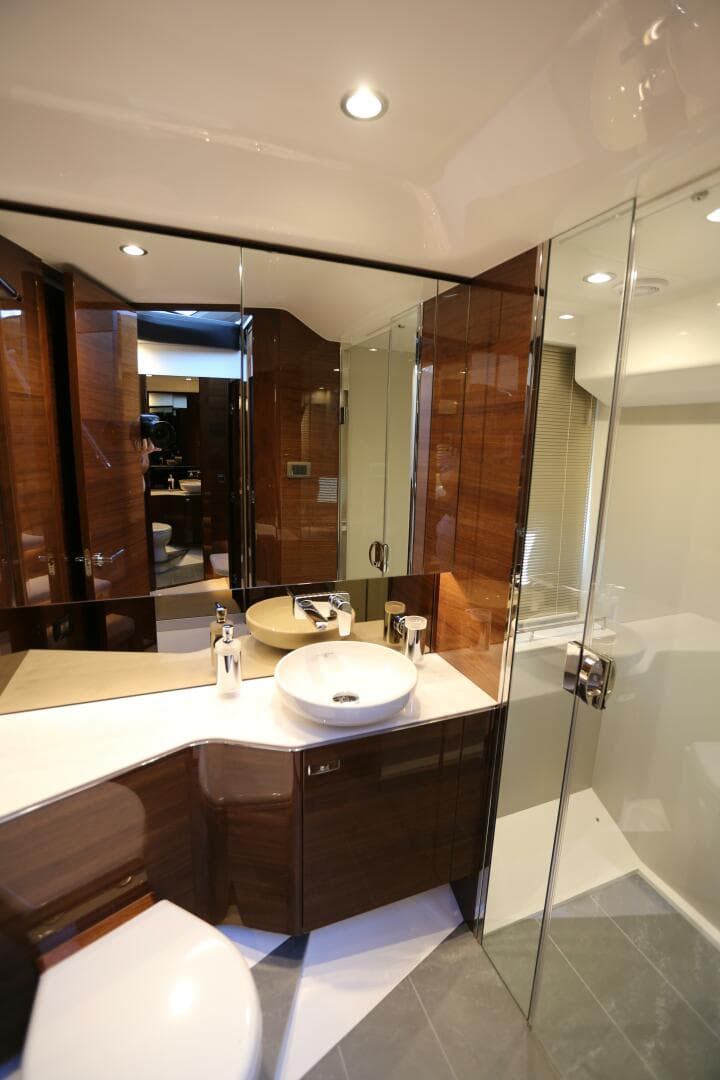 2024 Princess F45 — photo 31