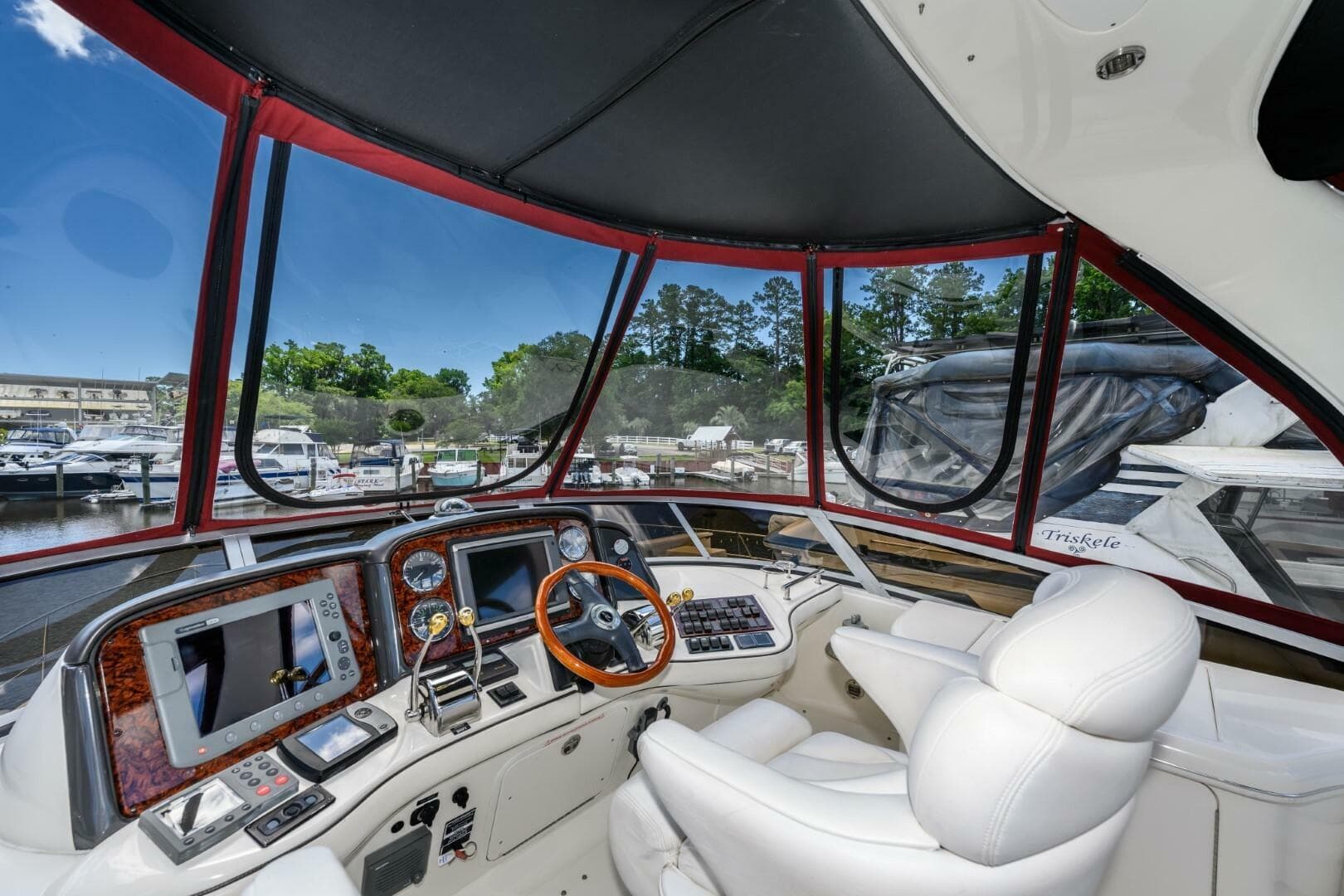 2005 Sea Ray 420 Sedan Bridge — photo 9