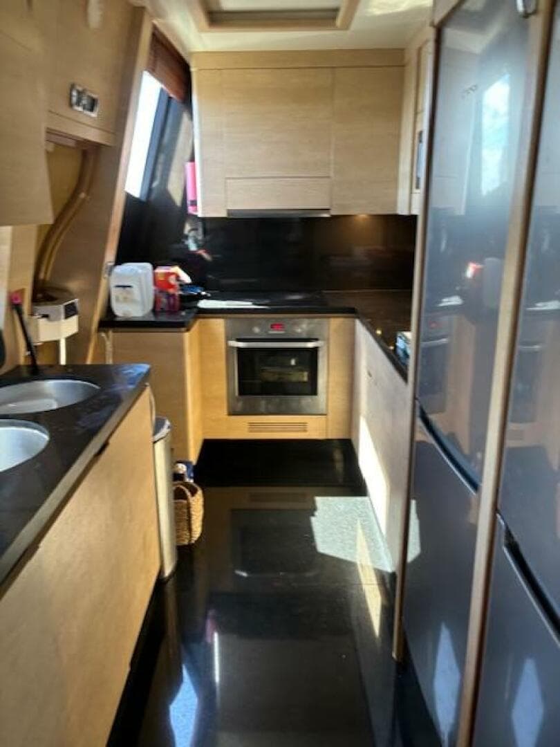 2009 Astondoa 95 Glx — photo 22