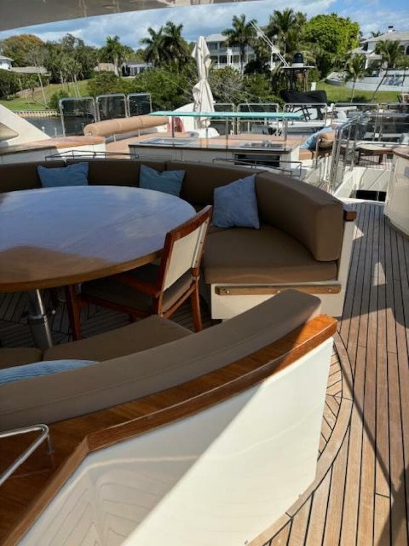 2009 Astondoa 95 Glx — photo 16