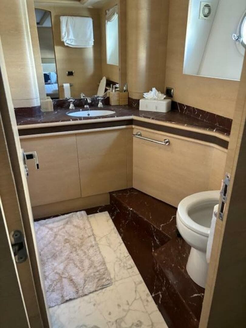 2009 Astondoa 95 Glx — photo 42