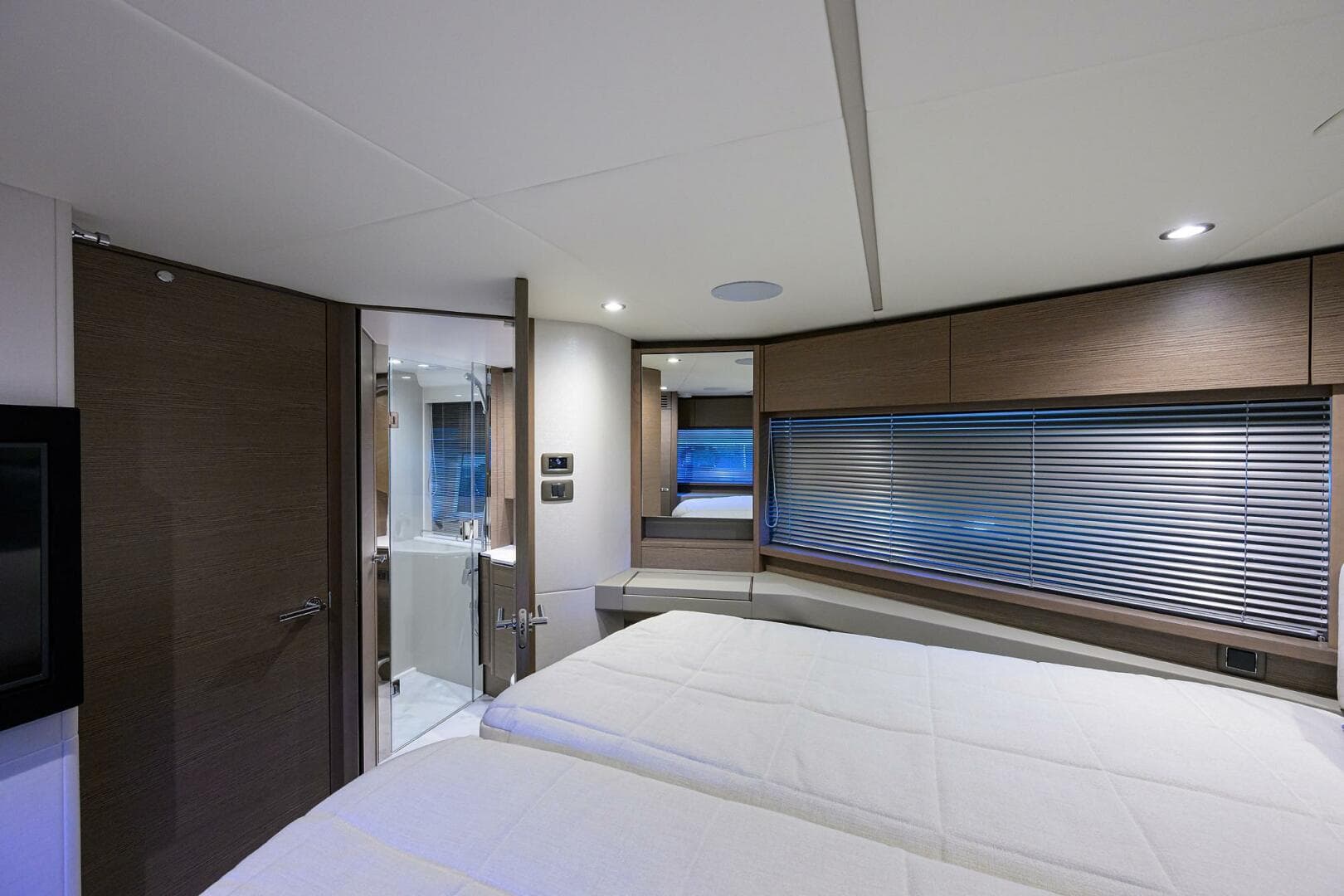 2025 Princess V55 — photo 34