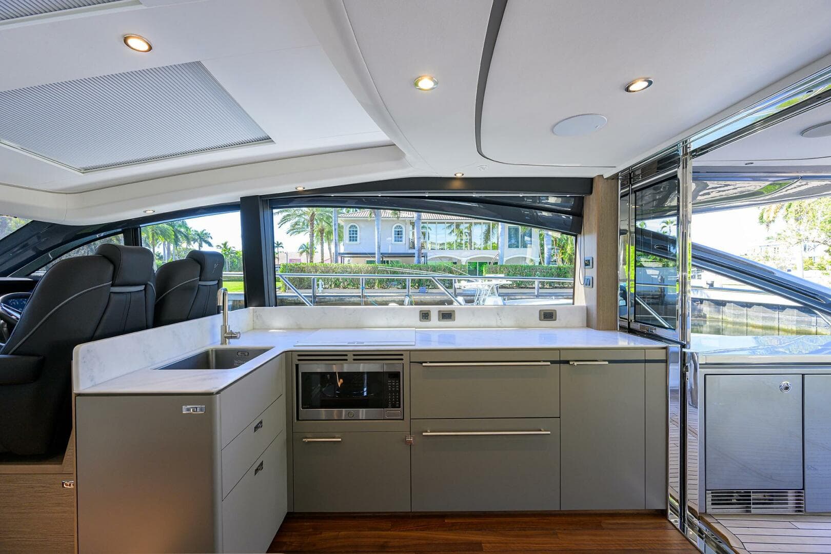 2025 Princess V55 — photo 14